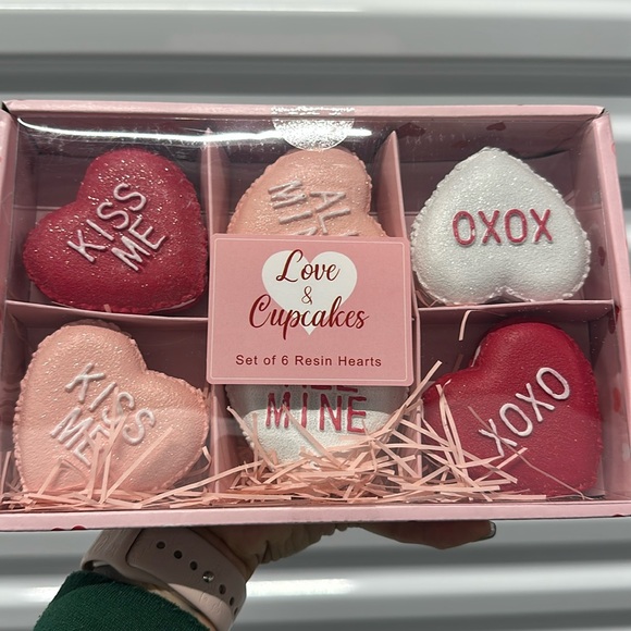 Resin conversation hearts faux macaroons 6 pack faux food Valentines Day decor - Picture 1 of 2